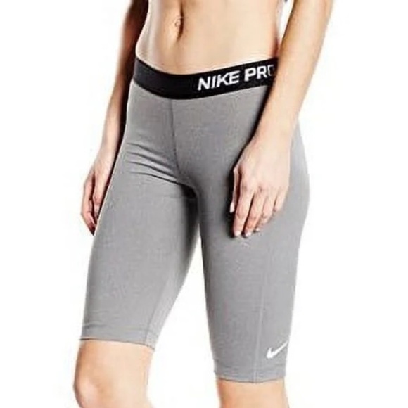 Nike Pants - NIKE PRO - Shorts